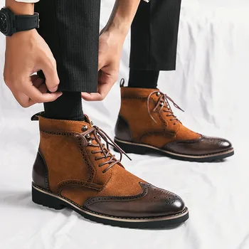 Коричневая мужская обувь с перфорацией типа 